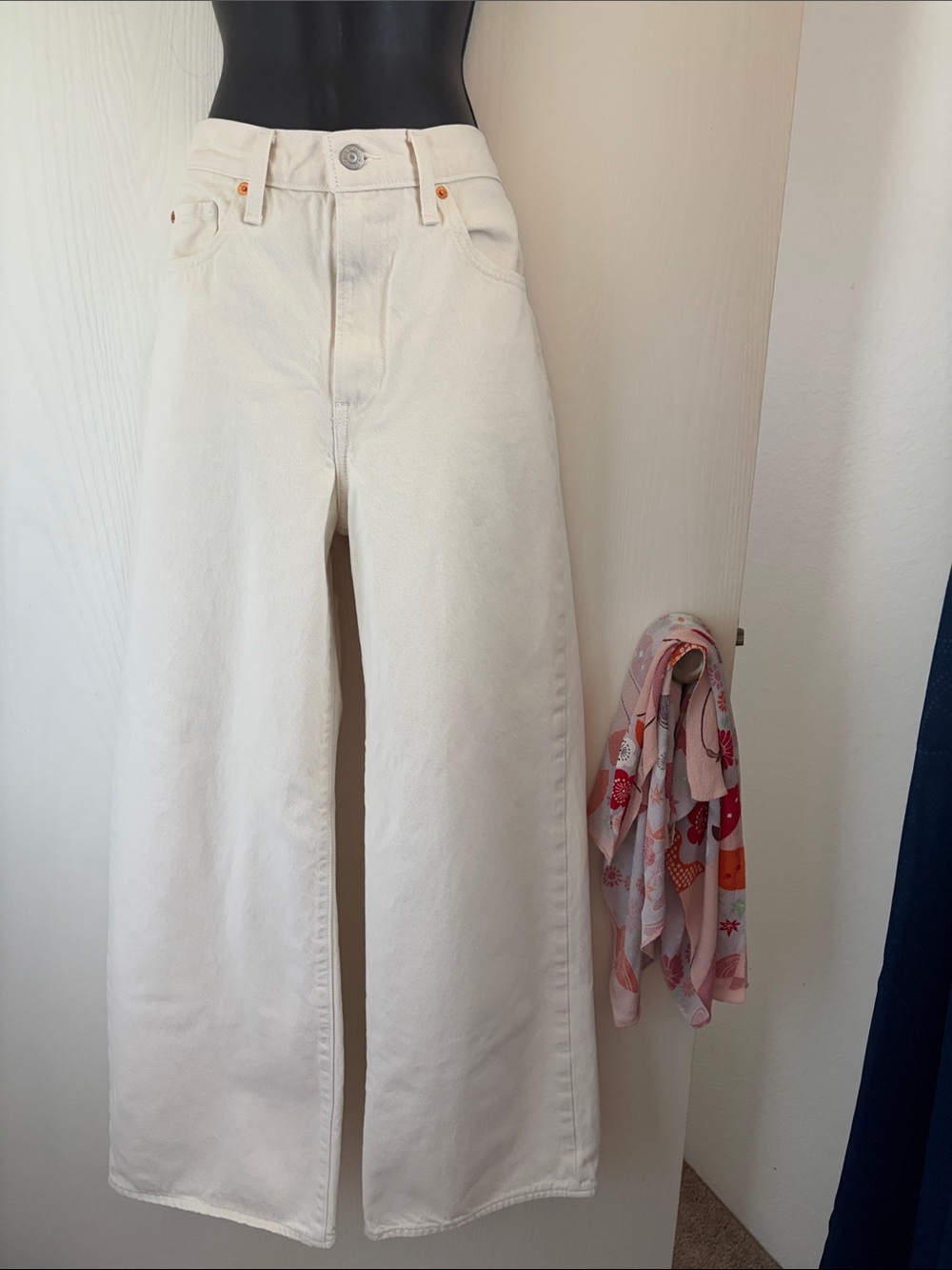 Levi’ Ribcage Wide Leg Jeans